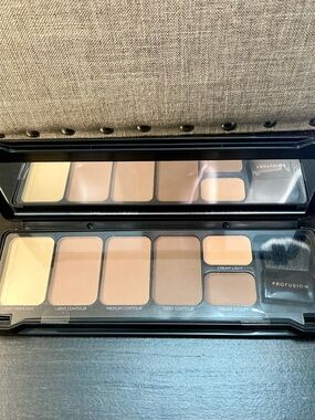Contour Makeup Case by Profusion Cosmetics